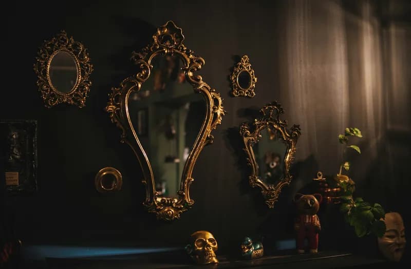 Gilded Grandeur: Baroque-Style Ornate Mirror — side view